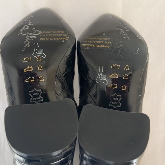 Alice and Olivia Delanie Crocodile Print Leather Ankle Boots size 38 (8) - Picture 9 of 9